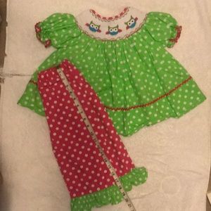 Precious smocked owls top/bottom. “Barefoot”, 3T.
